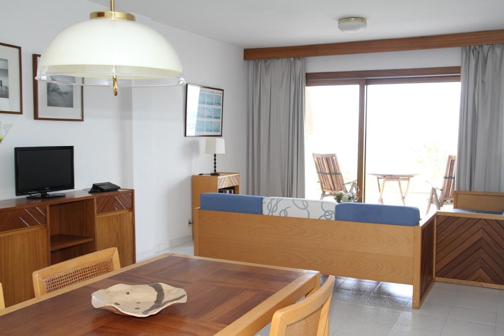 Apartamentos Marina Port de Pollenca Bilik gambar